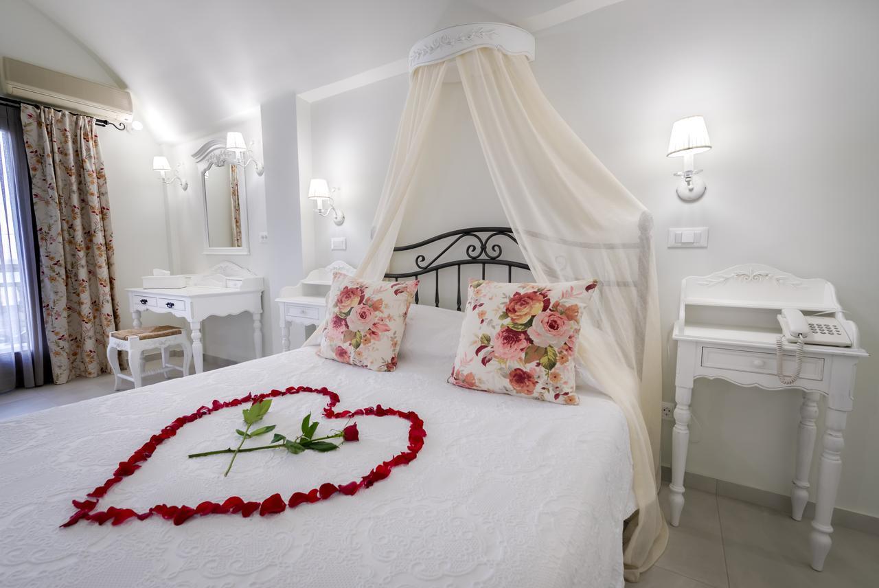 Zephyros Hotel